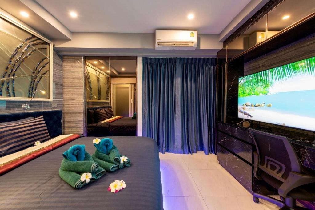 The Globe Hotel, Bar & Restaurant Pattaya Bagian luar foto