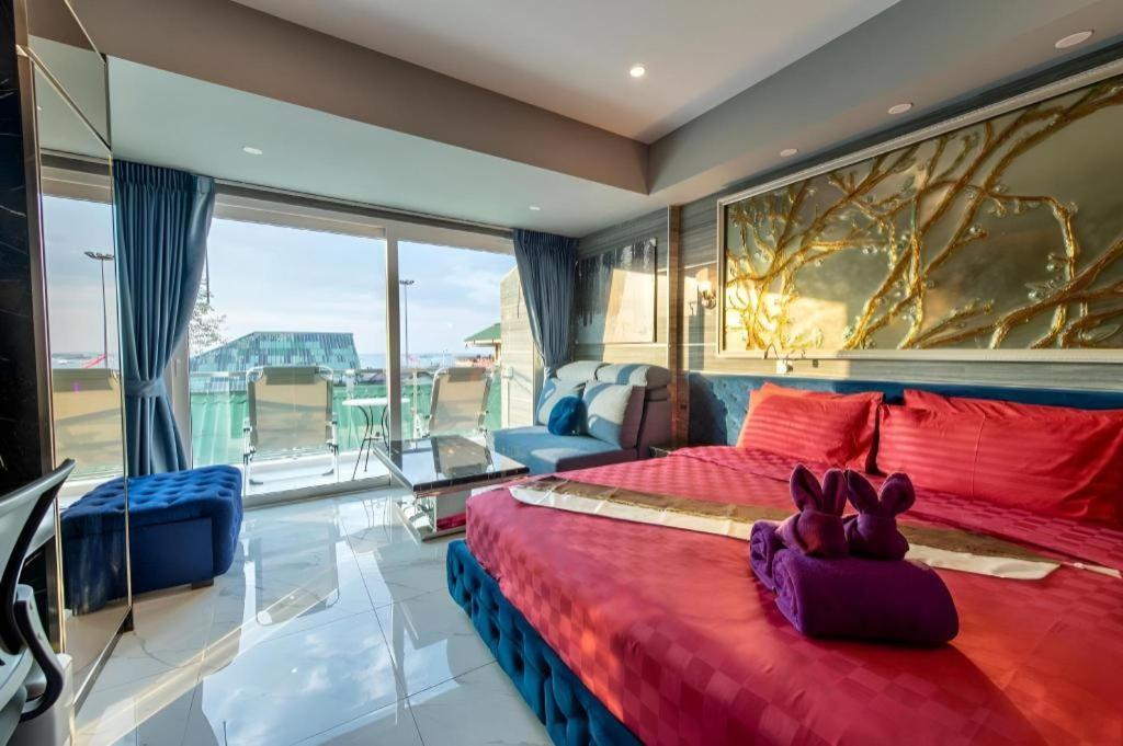 The Globe Hotel, Bar & Restaurant Pattaya Bagian luar foto