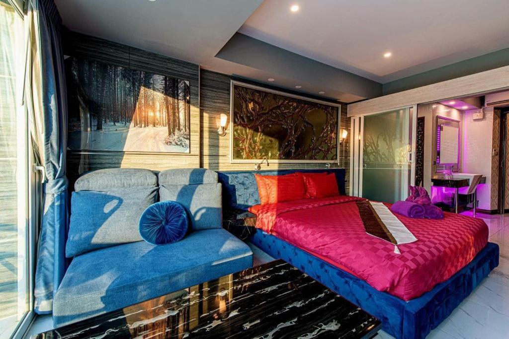The Globe Hotel, Bar & Restaurant Pattaya Bagian luar foto
