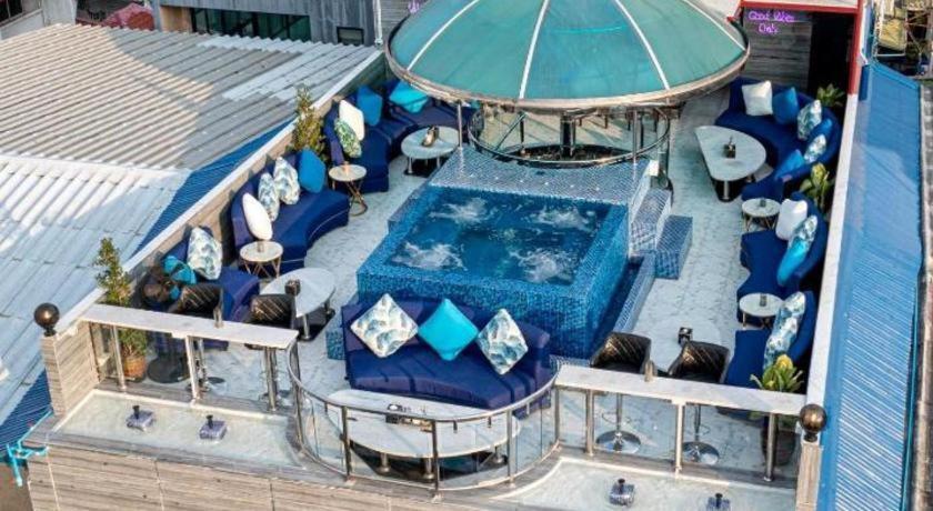 The Globe Hotel, Bar & Restaurant Pattaya Bagian luar foto