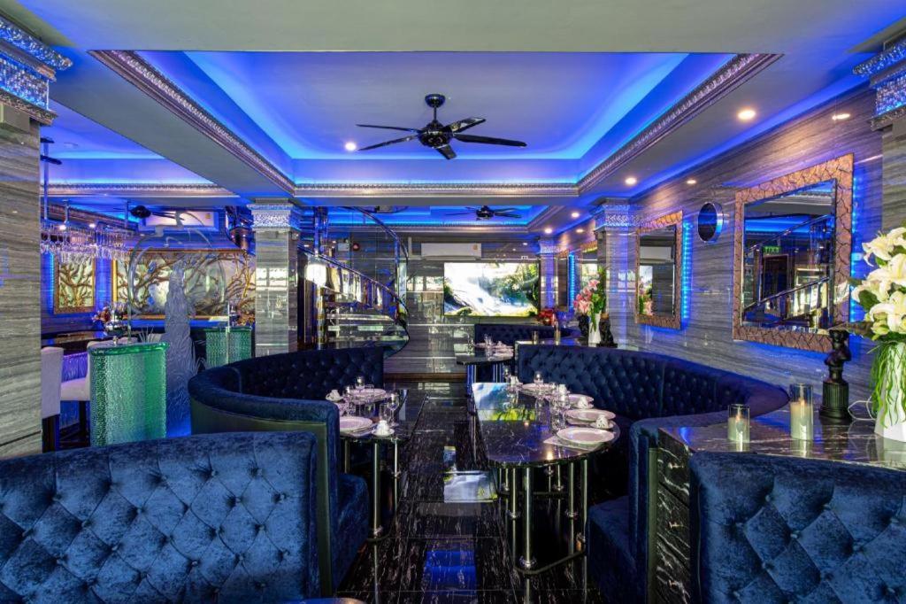 The Globe Hotel, Bar & Restaurant Pattaya Bagian luar foto