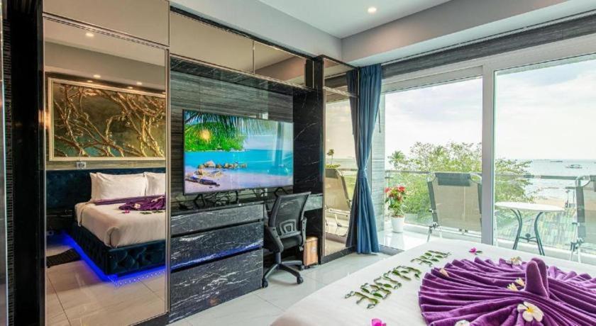 The Globe Hotel, Bar & Restaurant Pattaya Bagian luar foto