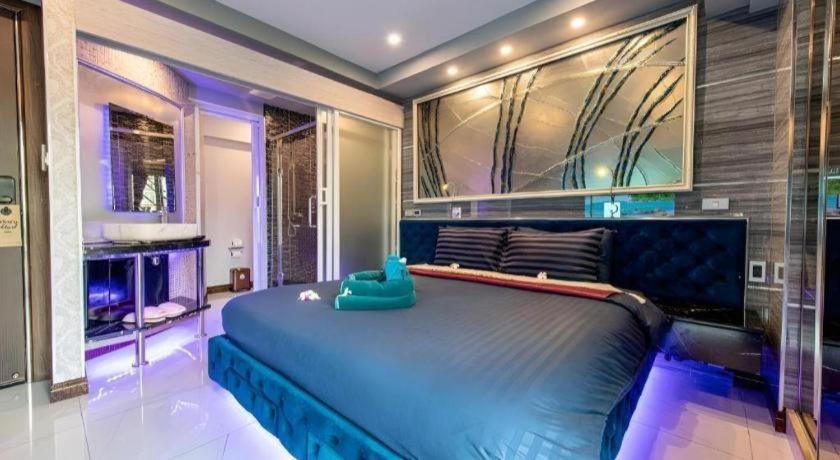 The Globe Hotel, Bar & Restaurant Pattaya Bagian luar foto