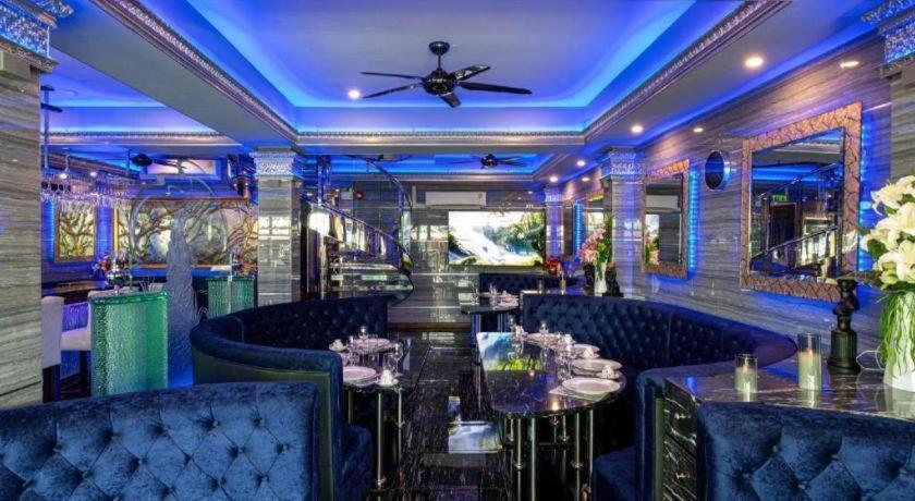 The Globe Hotel, Bar & Restaurant Pattaya Bagian luar foto